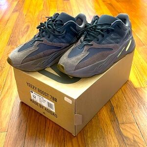 YEEZY BOOST 700 Wave Runner